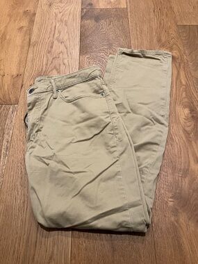 Levi’s 511 khaki jean, size 36x32